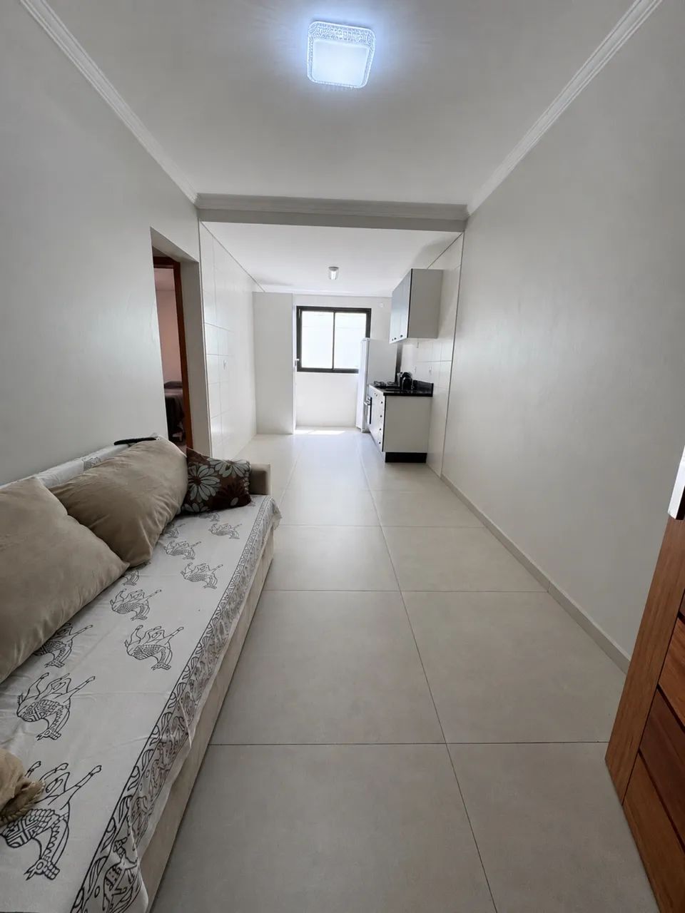 Alugo apartamento de 2 quartos novo campeche. 