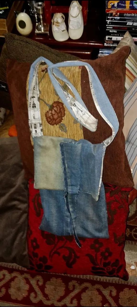 bolsa de ombro  jeans artesanal decorada 