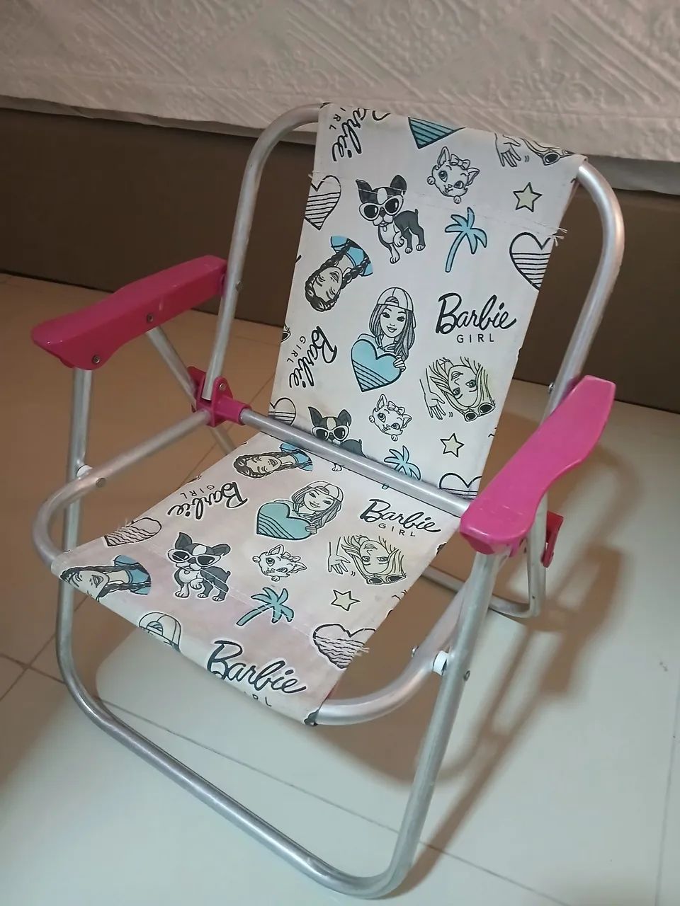 Cadeira infantil Barbie