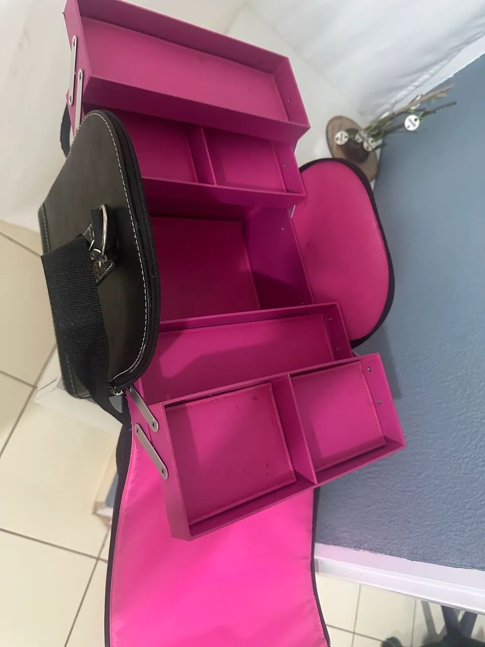 MALETA DE MAQUIAGEM AVON  - Foto 3