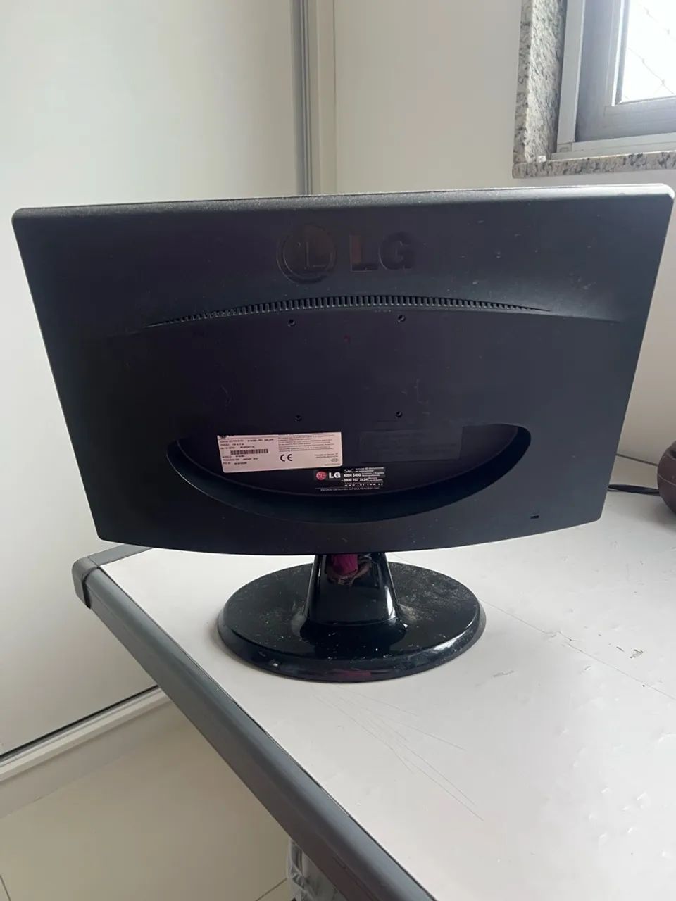 Monitor LG 18.5" Flatron HD Widescreen - Perfeito Estado - Foto 2