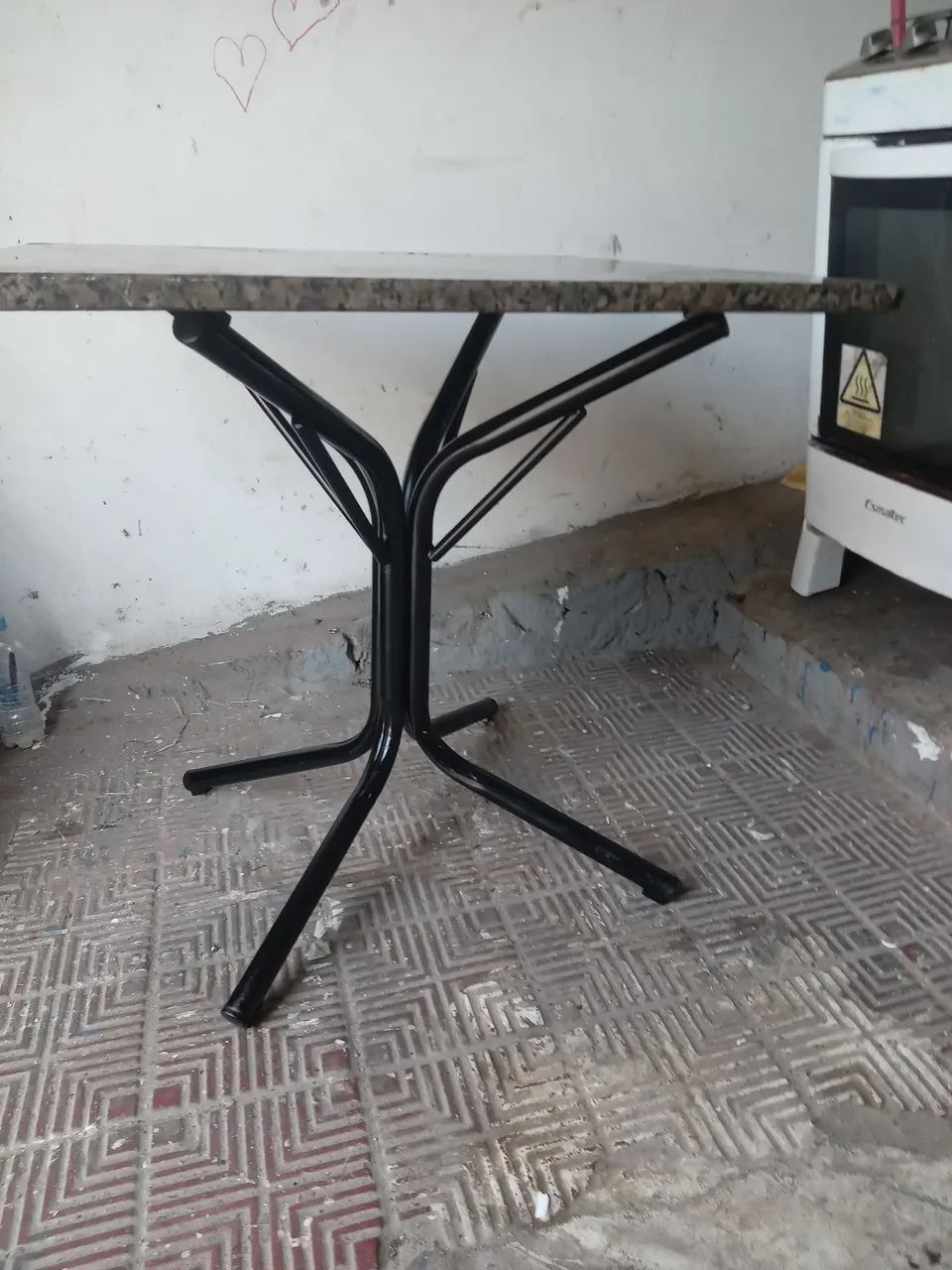 VENDO UMA MESA DE MARMORE QUADRADA SO A MESA SO - Foto 5