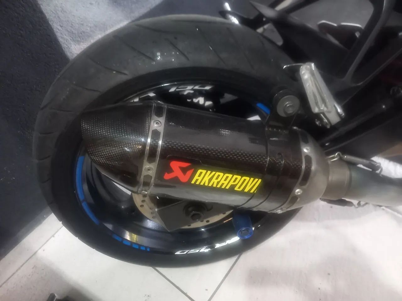 Suzuki Gsr750 - Foto 4