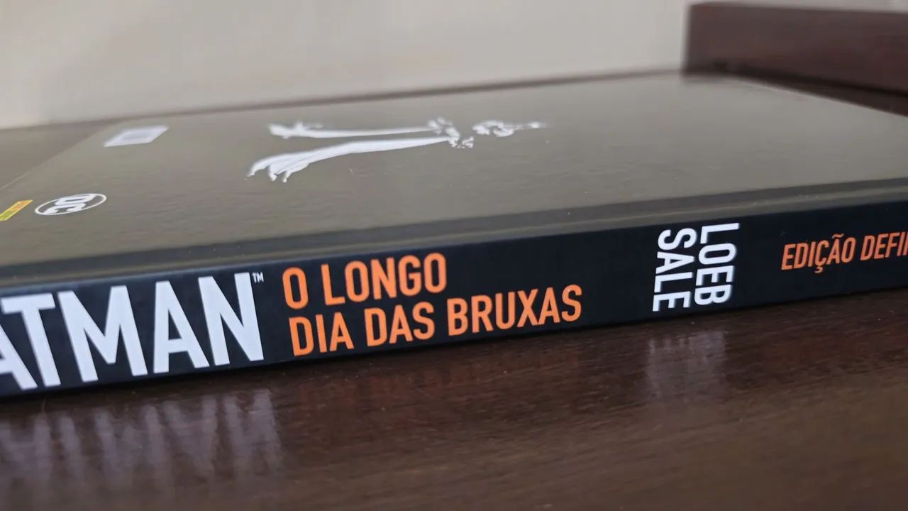 Batman - O Longo Dia das Bruxas - DC Comics - HQ Panini - Foto 3