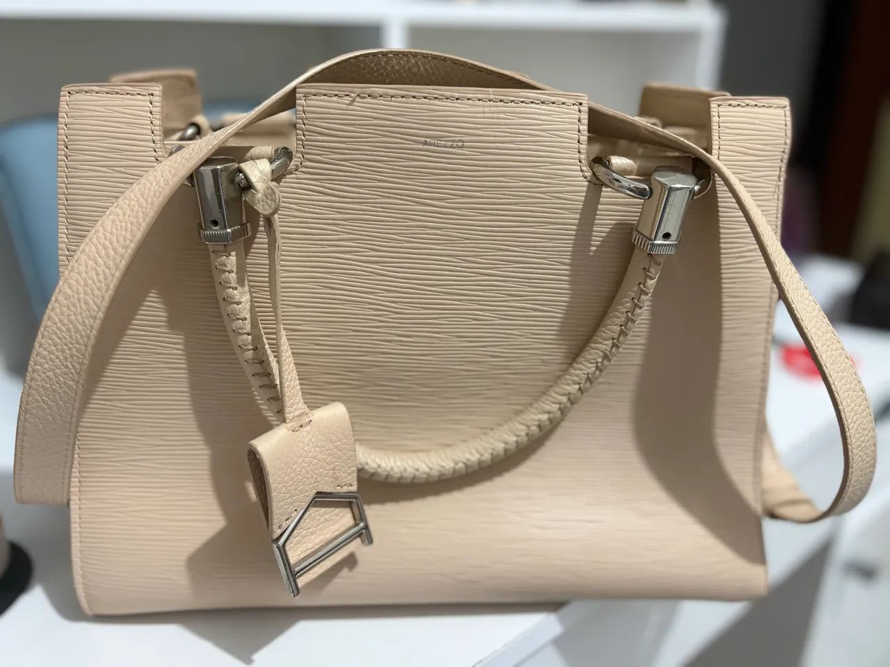 Bolsa bege Arezzo  - Foto 2
