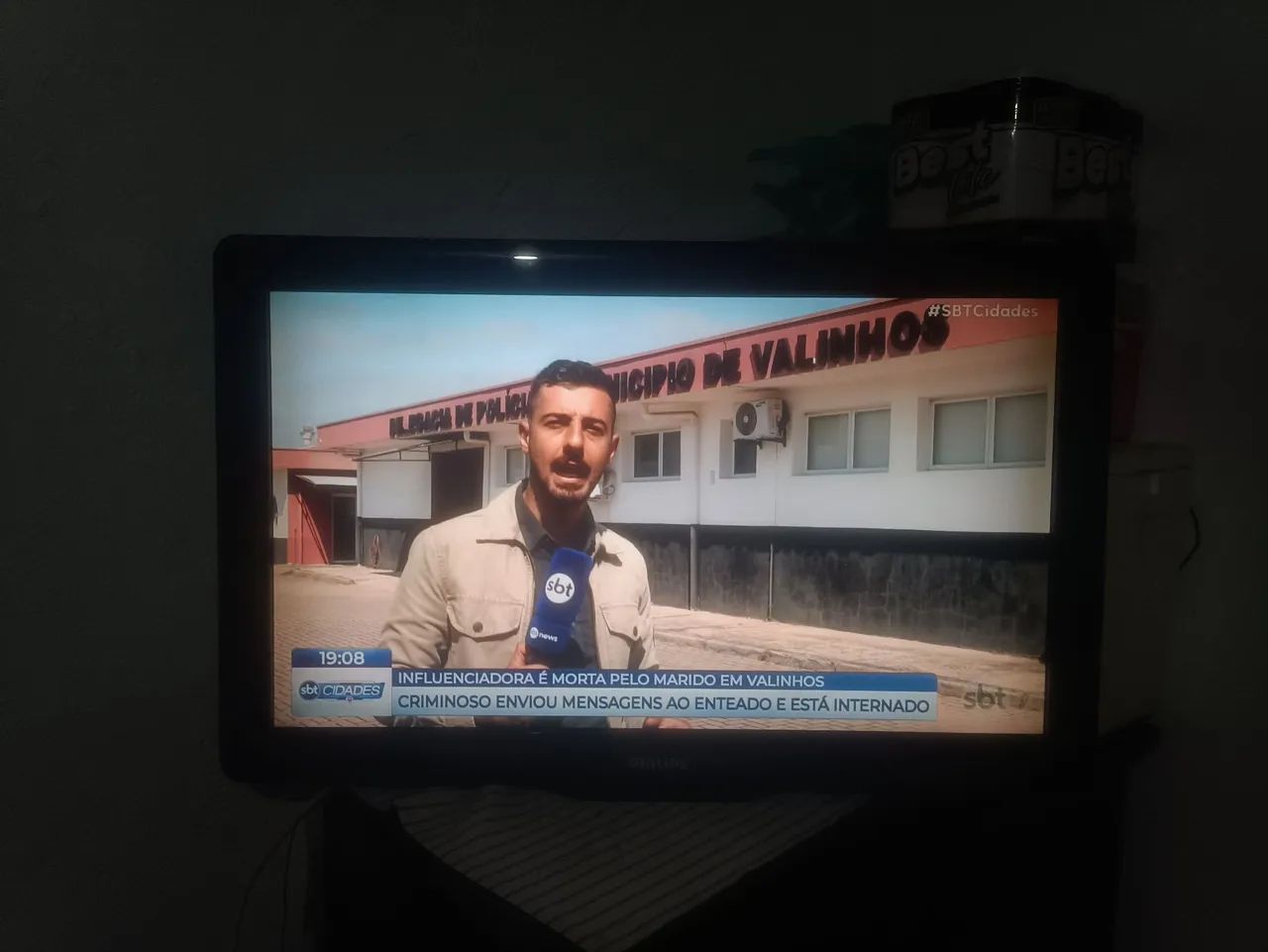Vendo tv 32 polegada em cosevada marca Philips 