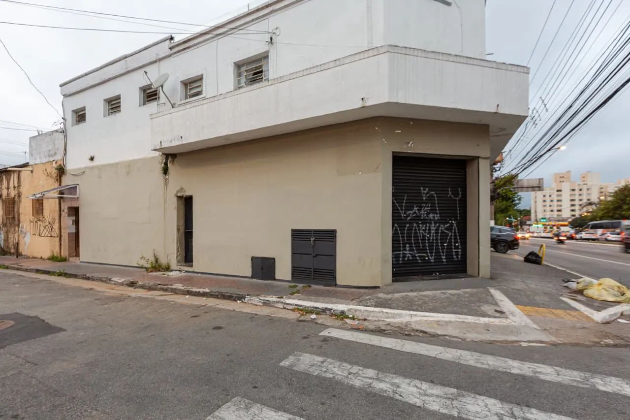 Loja na Avenida Corifeu de Azevedo Marques, 5946  450 m²