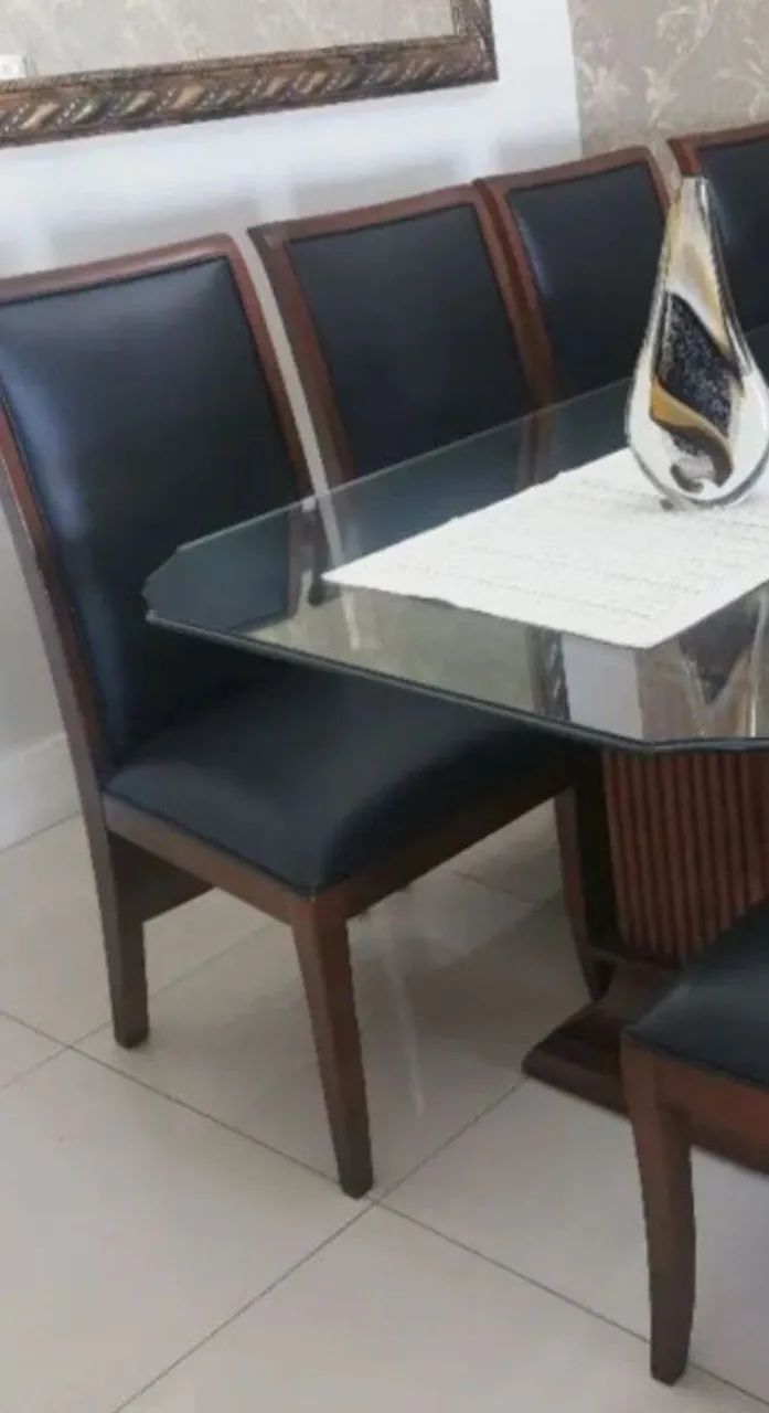 Conj de mesa de jantar completo com base e vidro 2cm, 8 cadeiras c estofado novo. - Foto 2