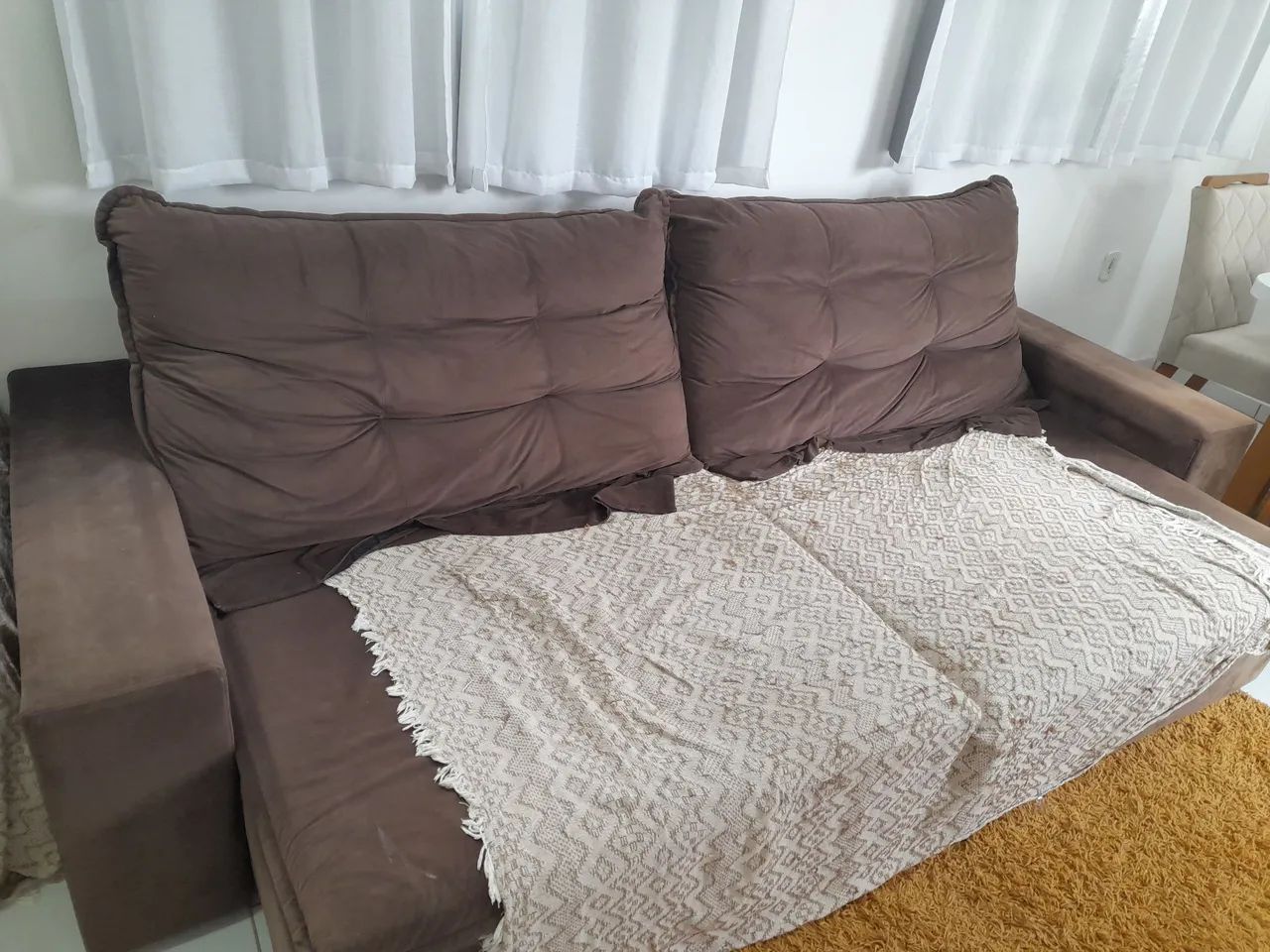 Vende-se um sofá retrátil, marrom com 1.90 de largura - Foto 3
