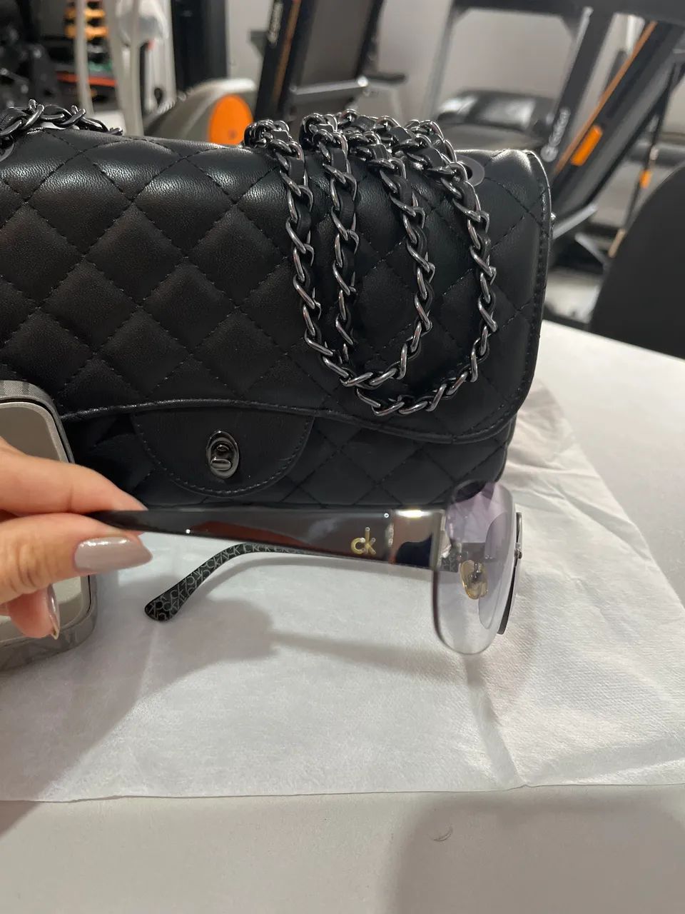 Óculos calvin Klein + bolsa matelassê  - Foto 2
