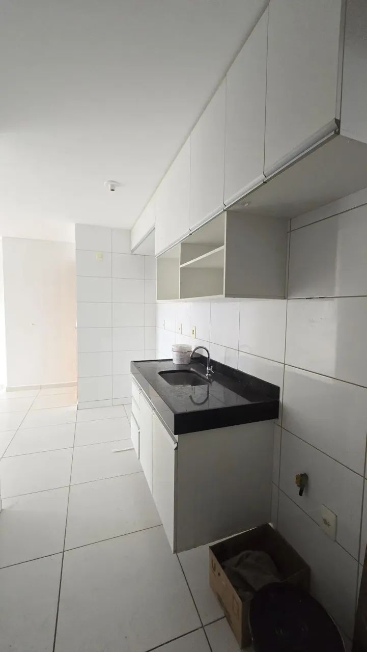 ALUGO APARTAMENTO COM 2/4 SENDO UM SUÍTE,  COM VARANDA! R$2.700,00 - Foto 5