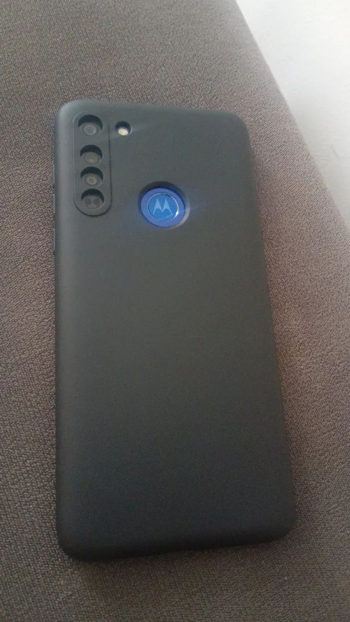 Moto G8 