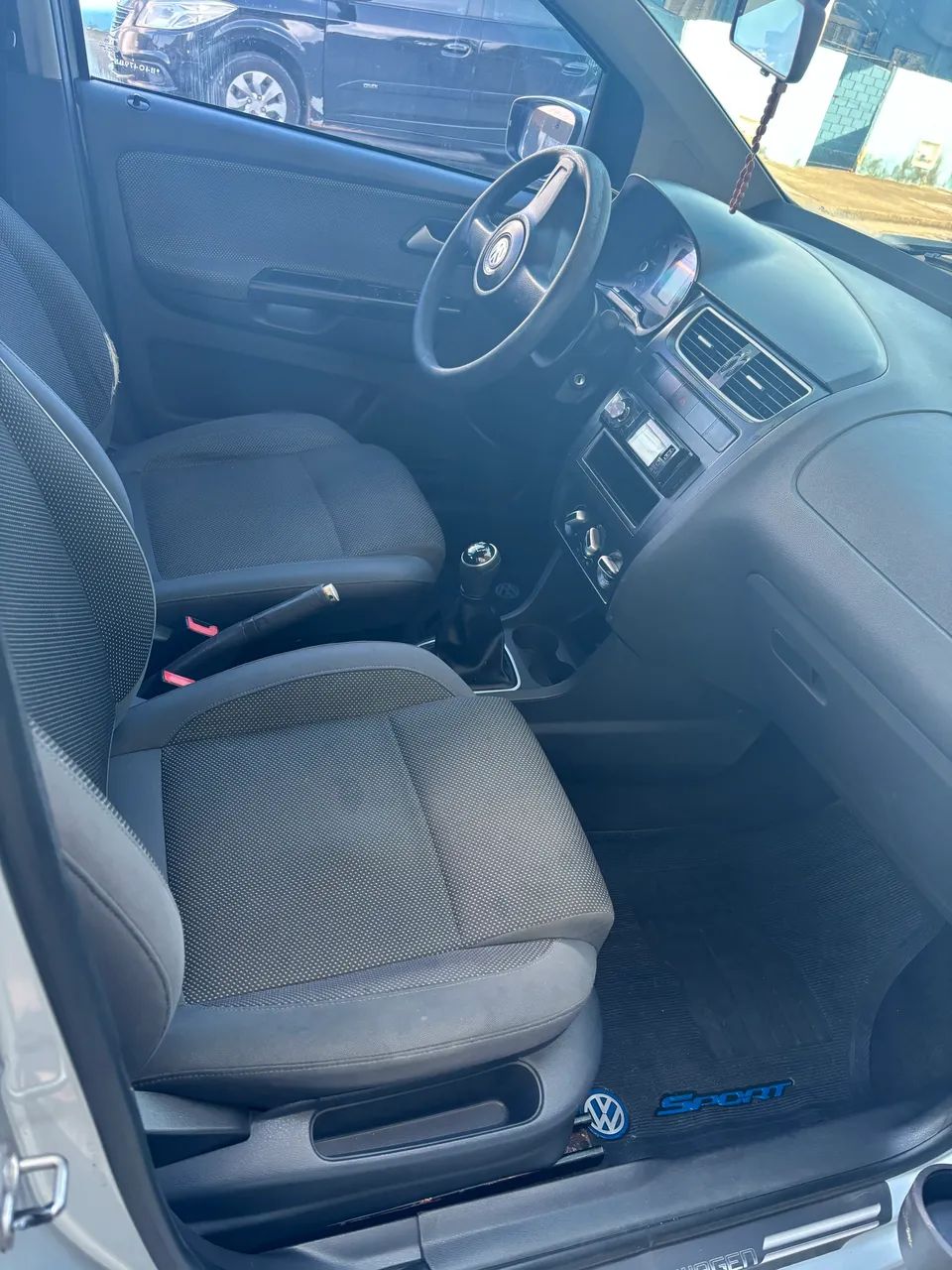 Volkswagen Fox 1.0 MI Total Flex 8V 5P 2011 - Foto 4