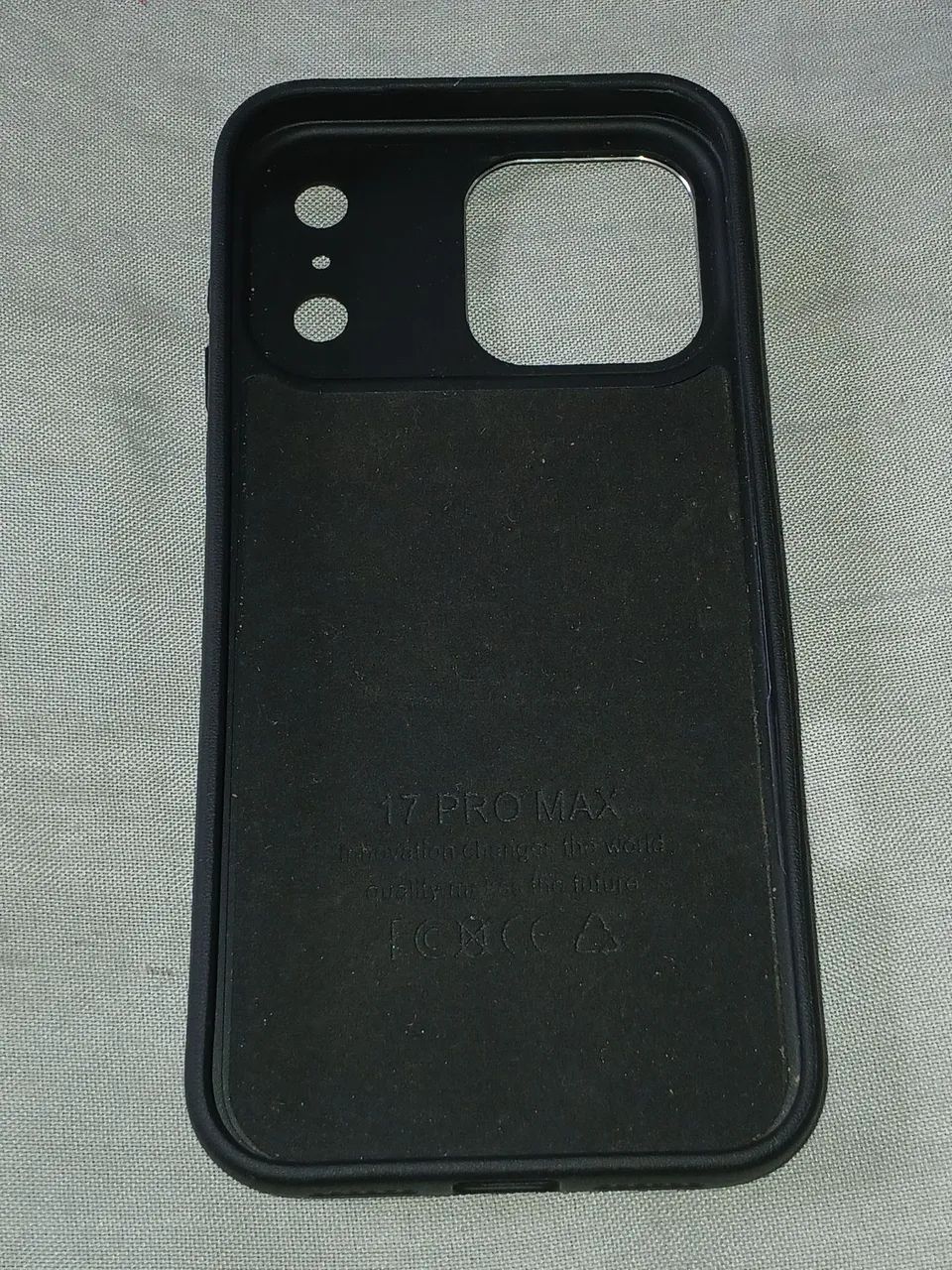 Capa Aveludada Magnética para iPhone 17 Pro Max<br> - Foto 4