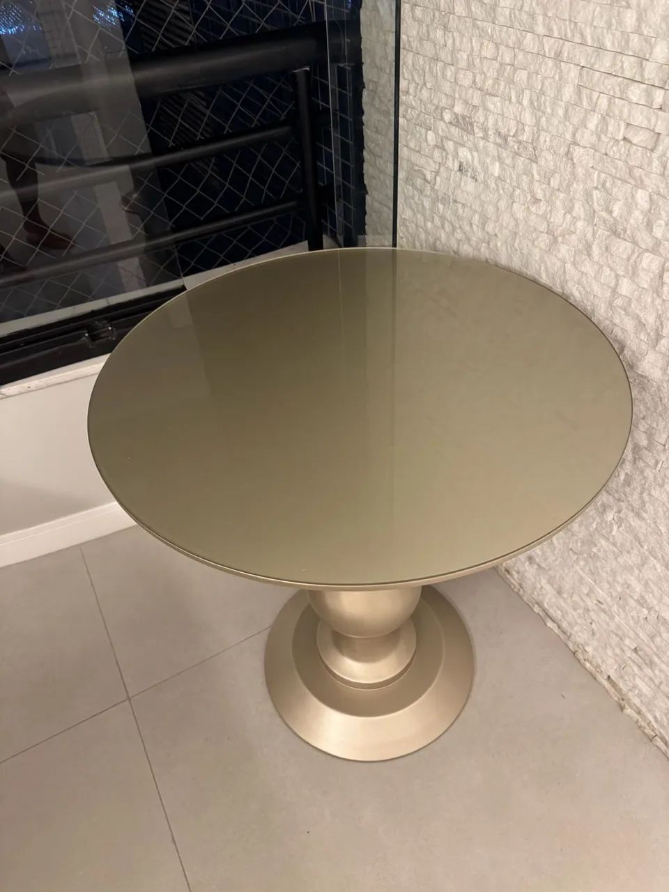 Mesa de apoio redonda