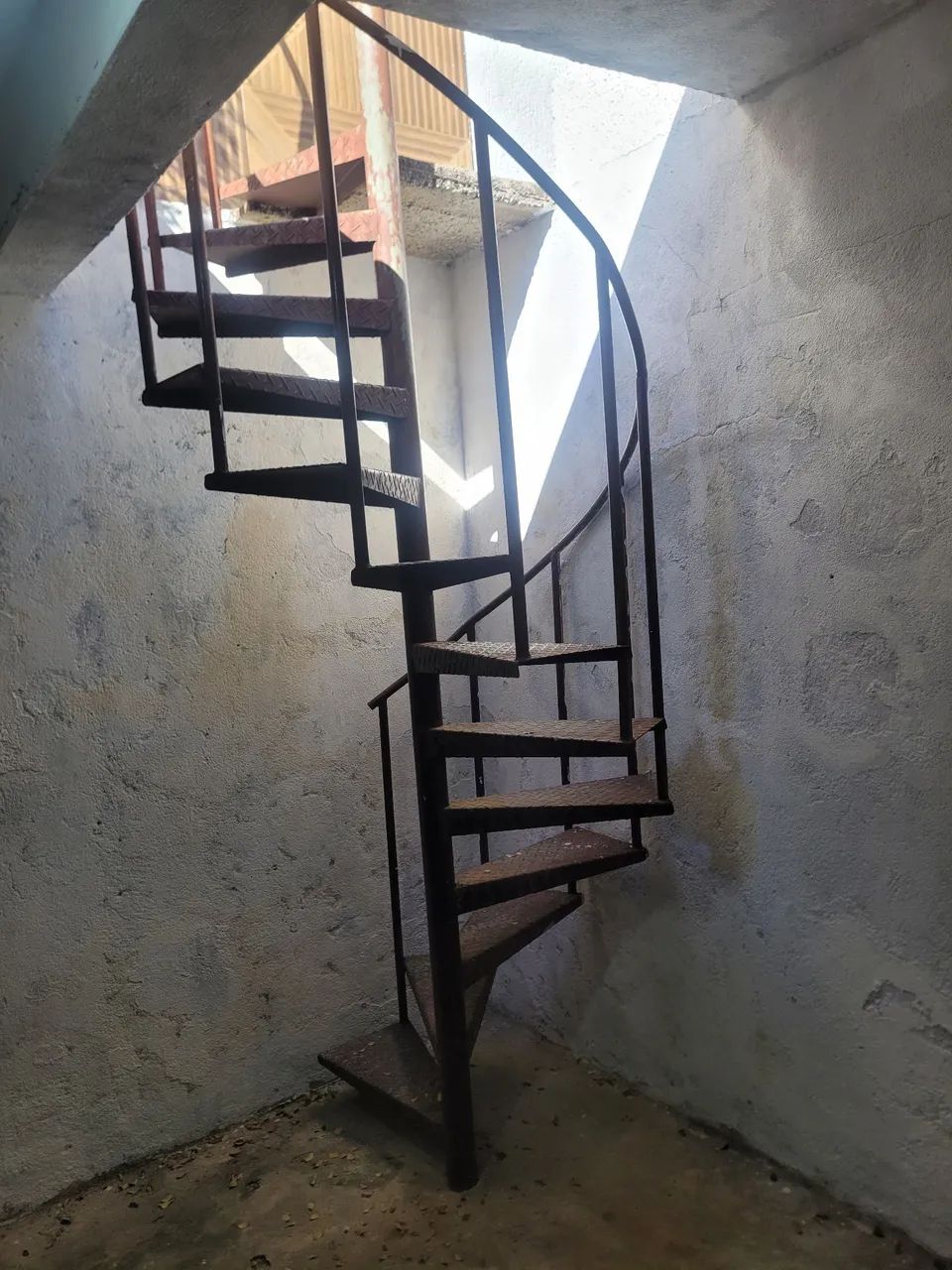 Vendo escada caracol