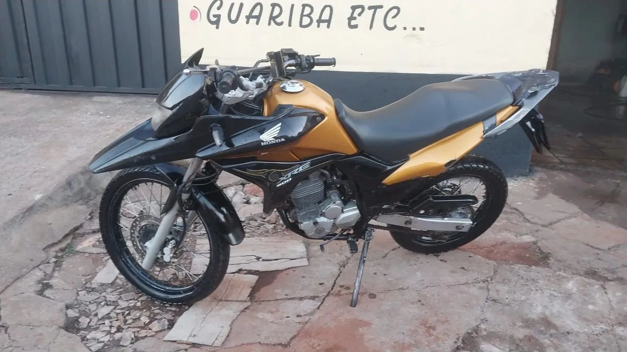 Vendo XRE 300 , ano 2011 