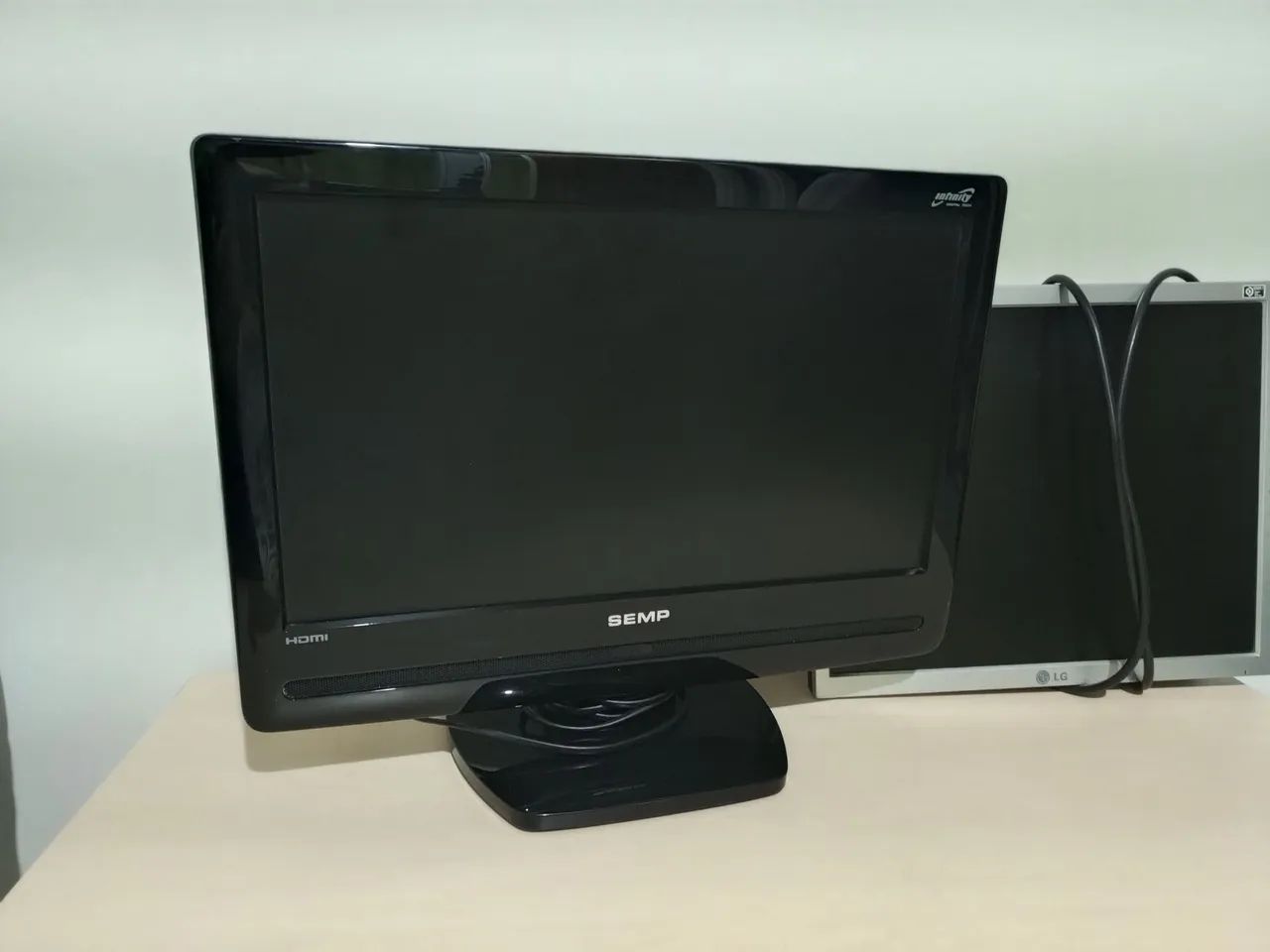 Vende monitores em bom estado  - Foto 3