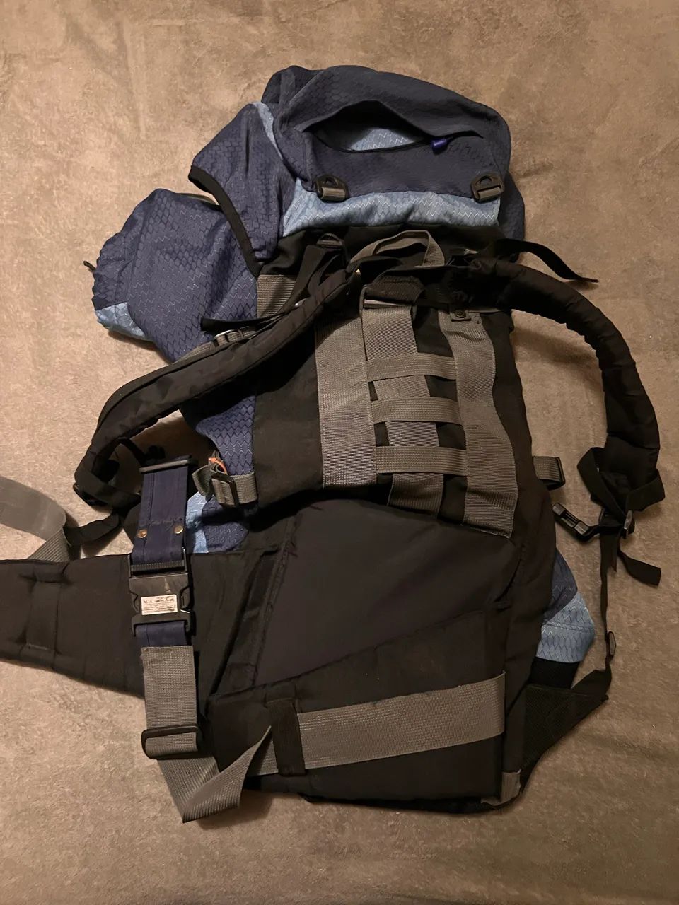 Mochila 60 litros Trilhas e Rumos sem rasgos  - Foto 2