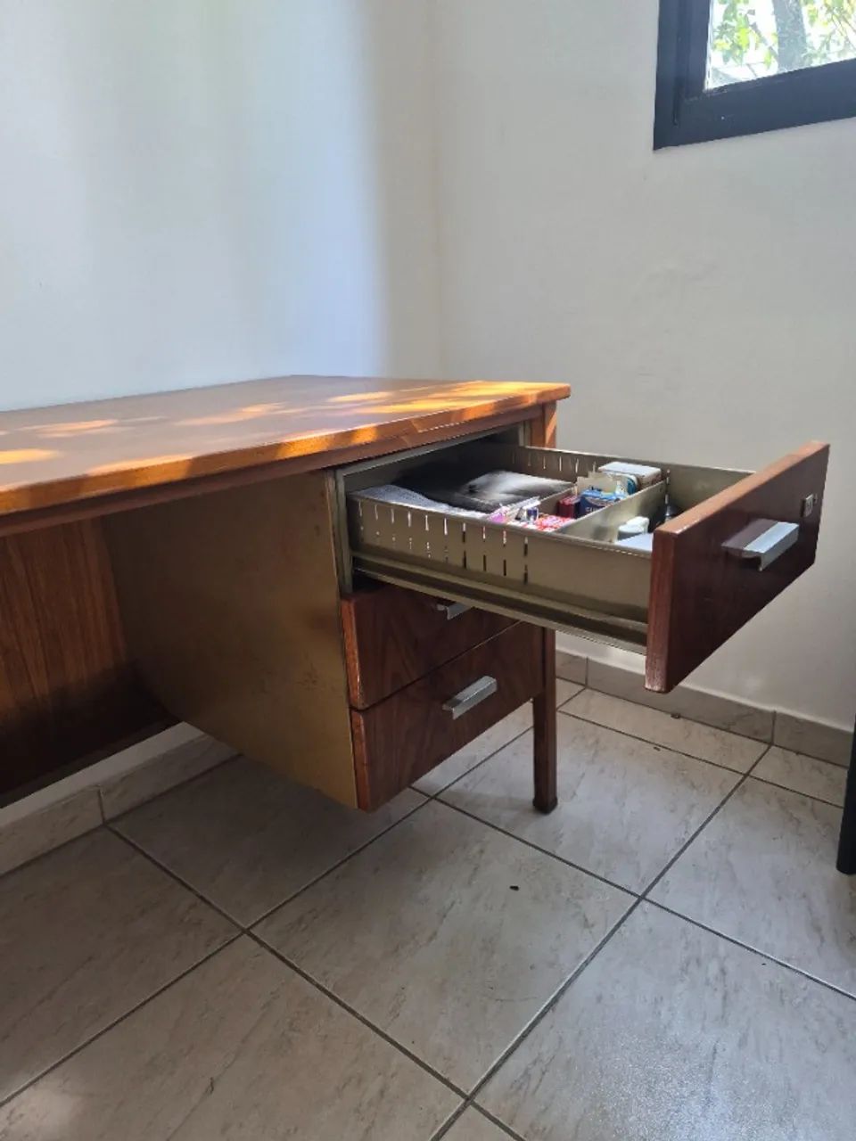 Mesa de Escritório em Madeira - Foto 4