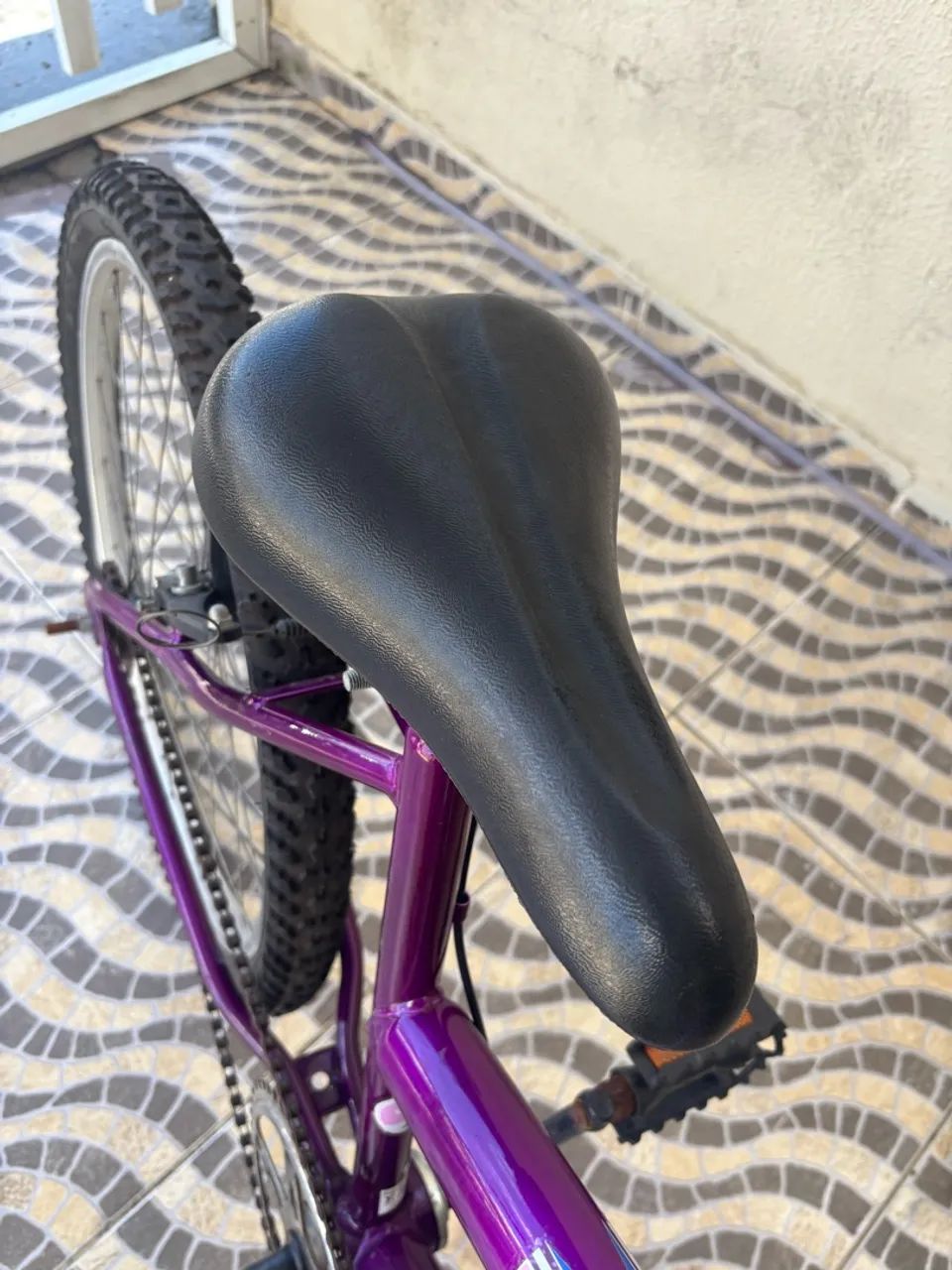 Bicicleta aro 24 lilás. Com cestinha - Foto 5