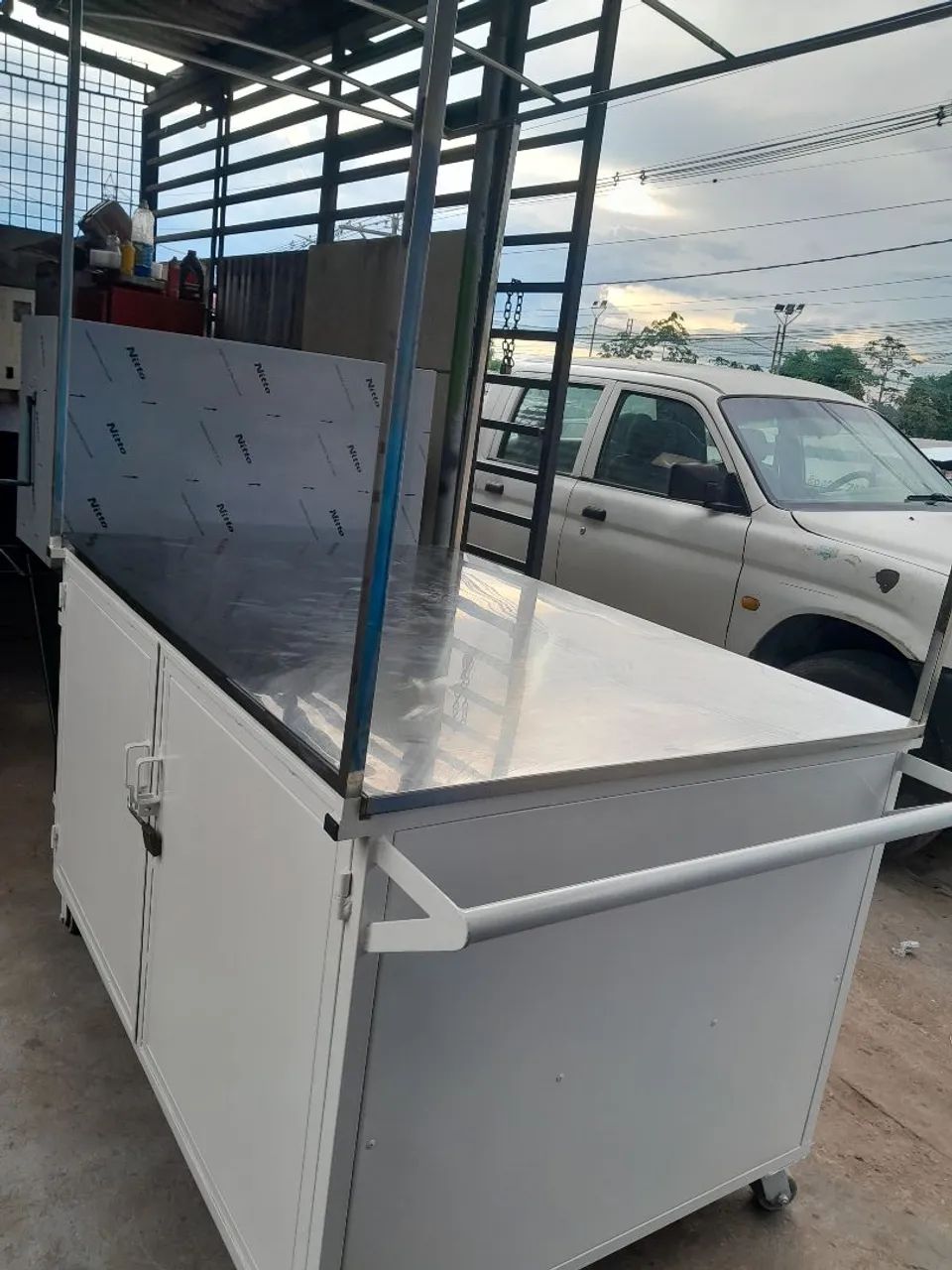 Vendo banca com churrasqueira acoplada - Foto 4