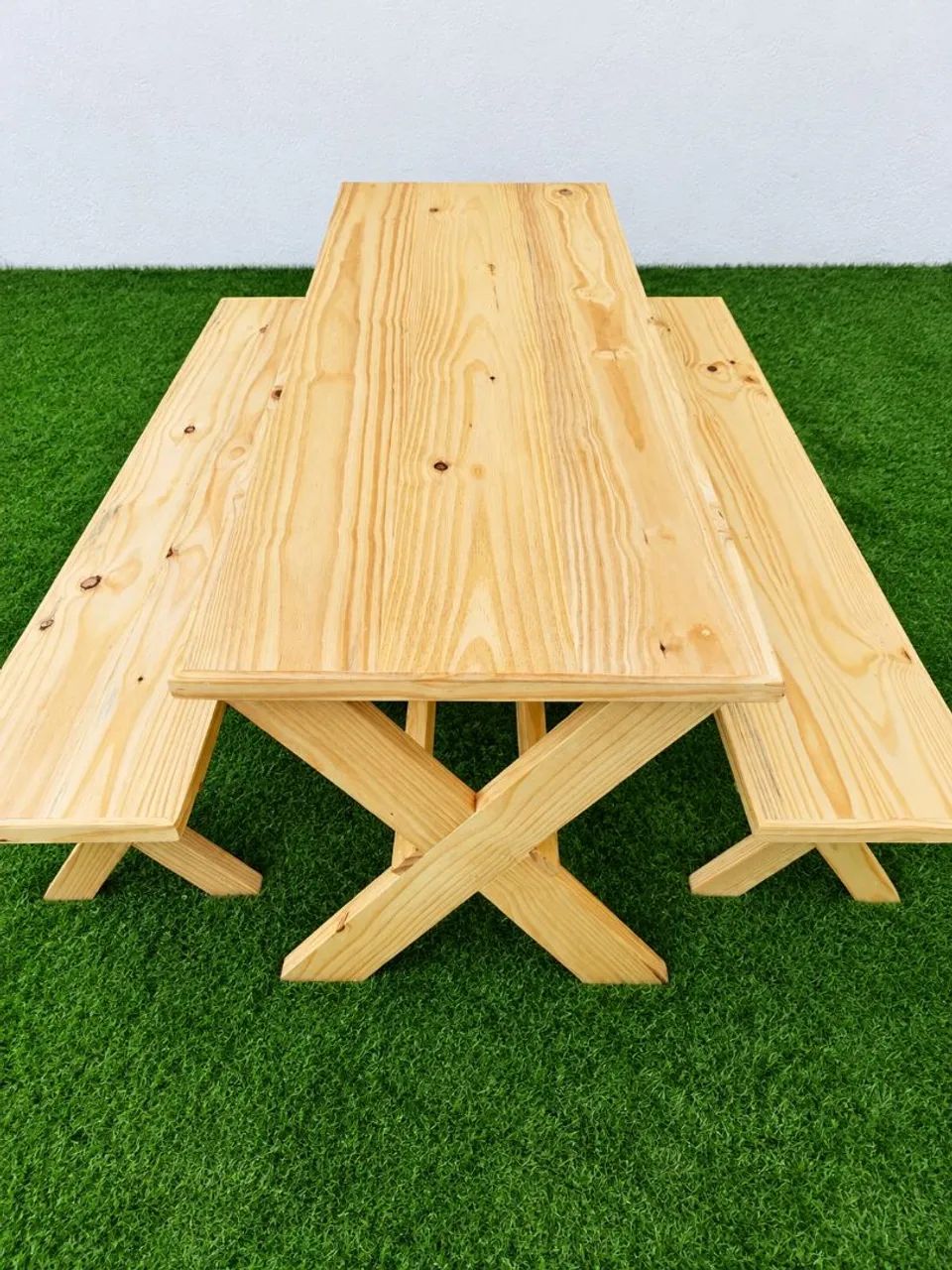 Mesa pernas em x com 2 bancos. Para área externa, deck ..
