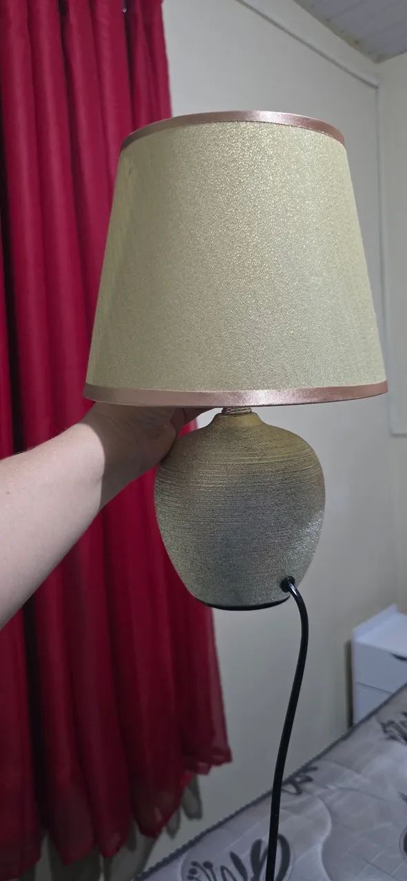 Abajur dourado