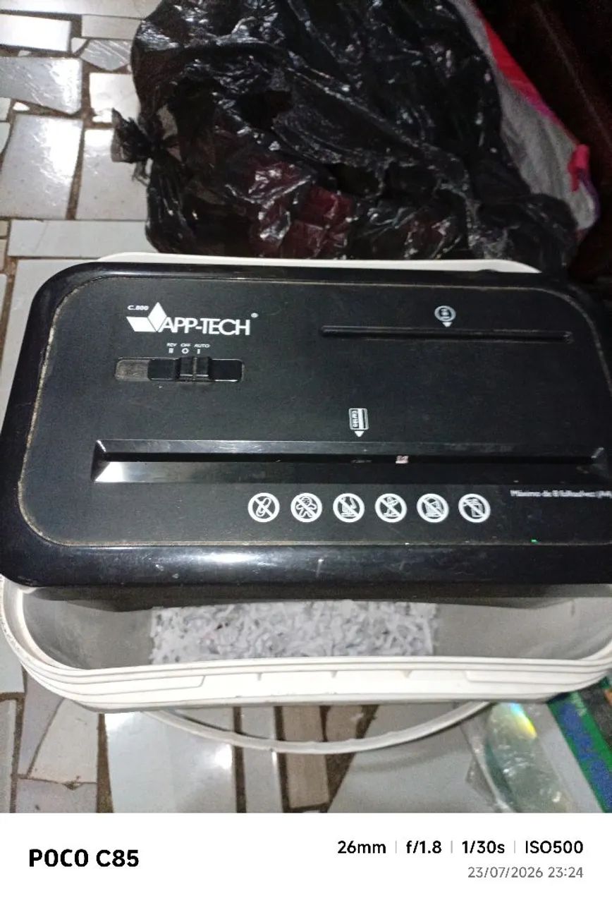 Cortador de papel funcionando perfeitamente 220 vts - Foto 4