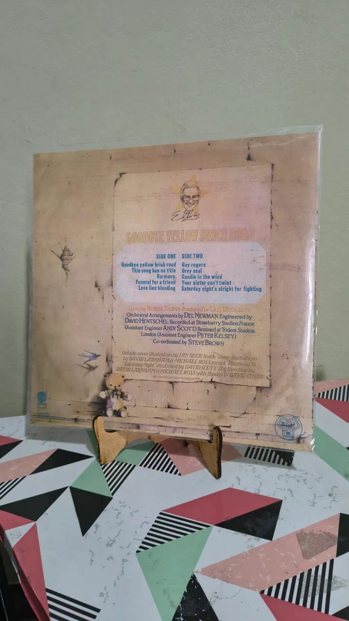 Lp Elton John - Goodbye Yellow Brick Road - Foto 2