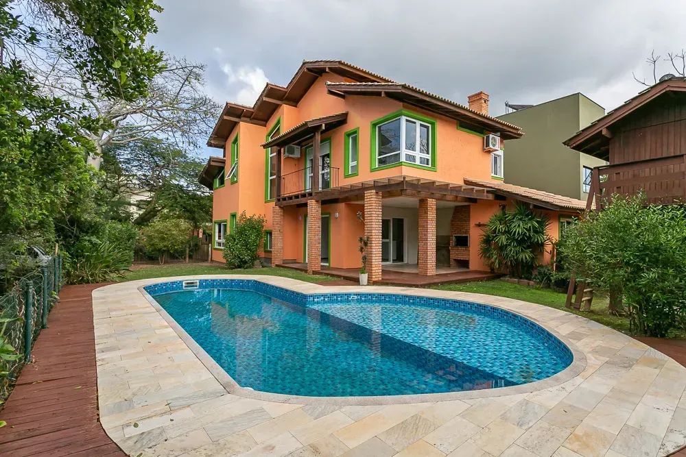 Condominio Fechado - 04 Dormitórios