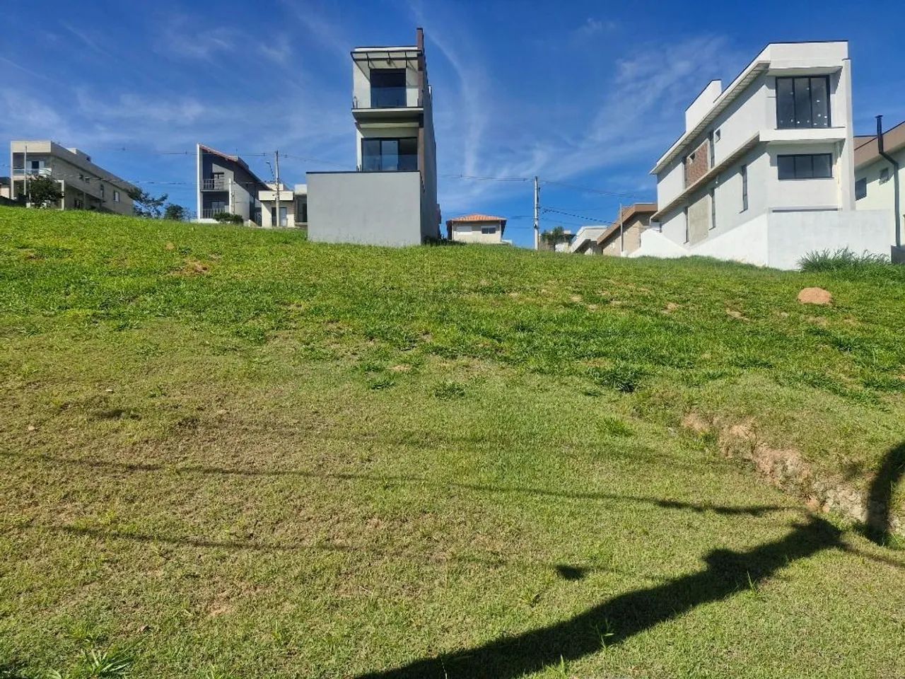 TERRENO EM CONDOMÍNIO, PRÓXIMO À COTIA.