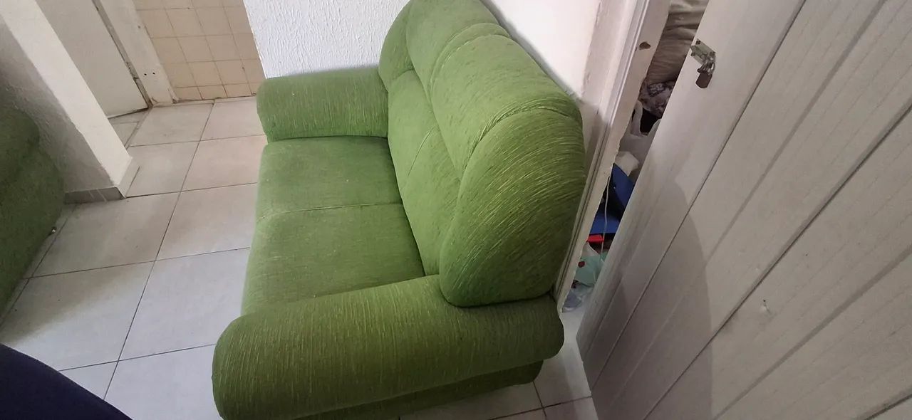 Sofá verde de 2 lugares - Foto 2