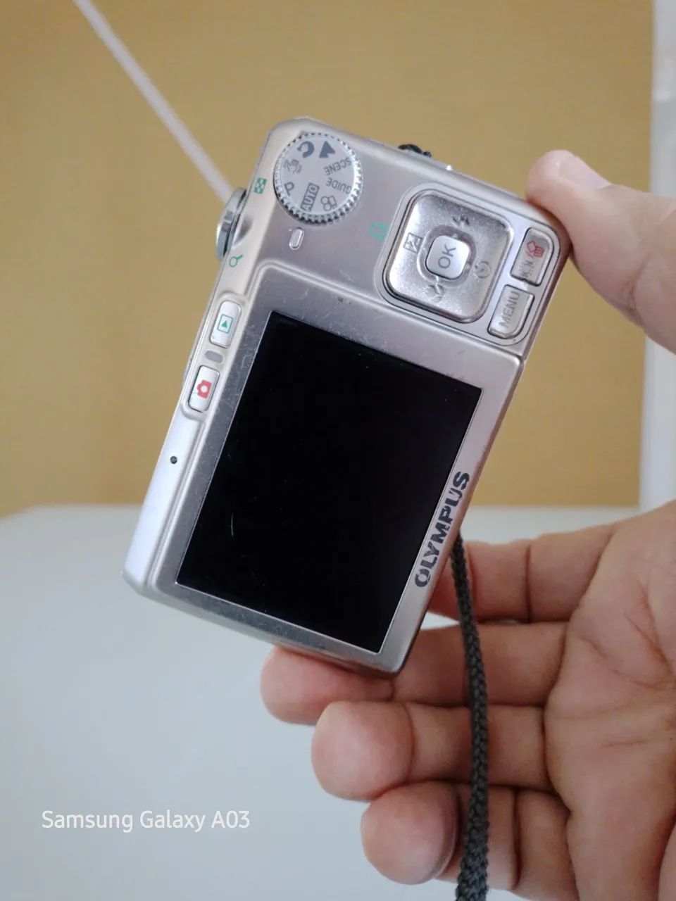 Câmera digital Olympus (com defeito)