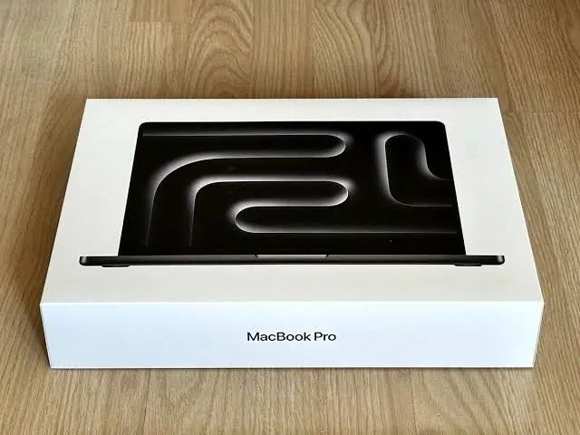 MacBook Pro m5 24 gb 1 tb lacrado  - Foto 2