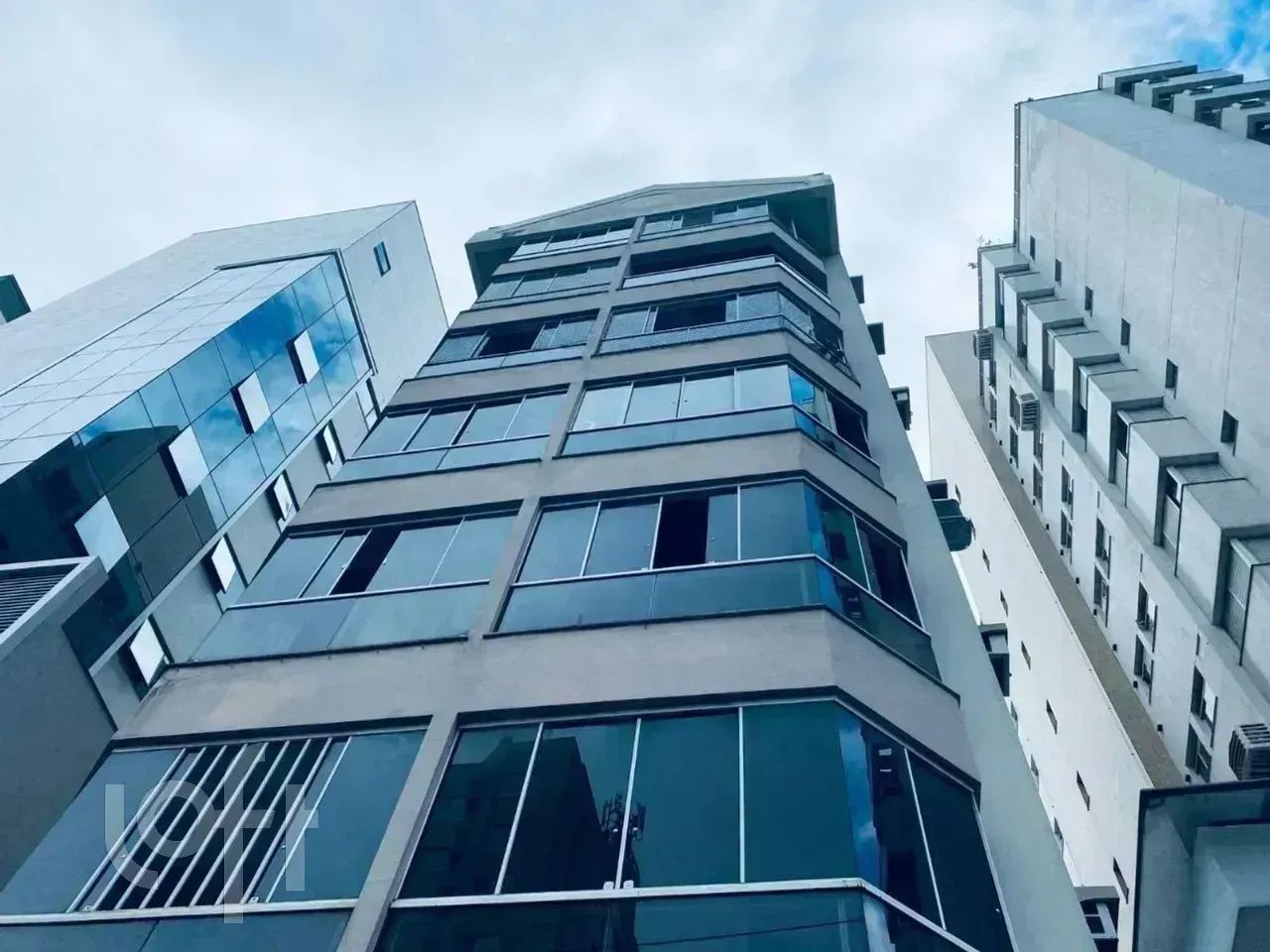 3 quartos (1 suíte) + 1 vaga - PISCINA COLETIVA - SACADA - CENTRO - FLORIANÓPOLIS. - Foto 2