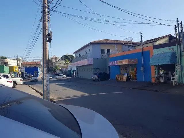 Vendo sobrado Com salão comercial - Foto 2