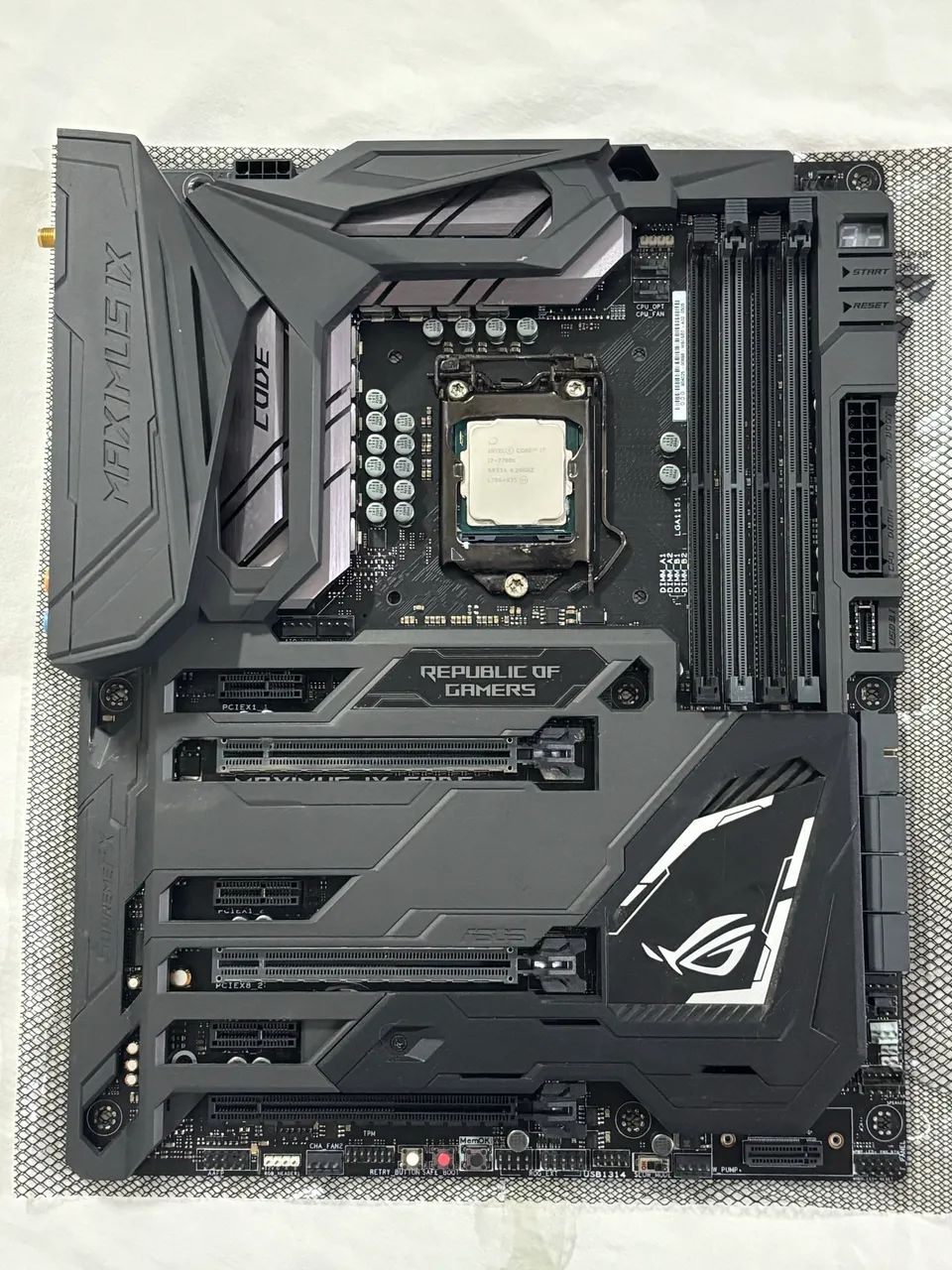 Placa mãe ASUS ROG Maximus IX Code + i7