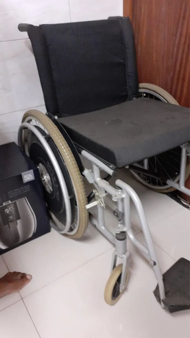 cadeira de rodas ortobras - Foto 2