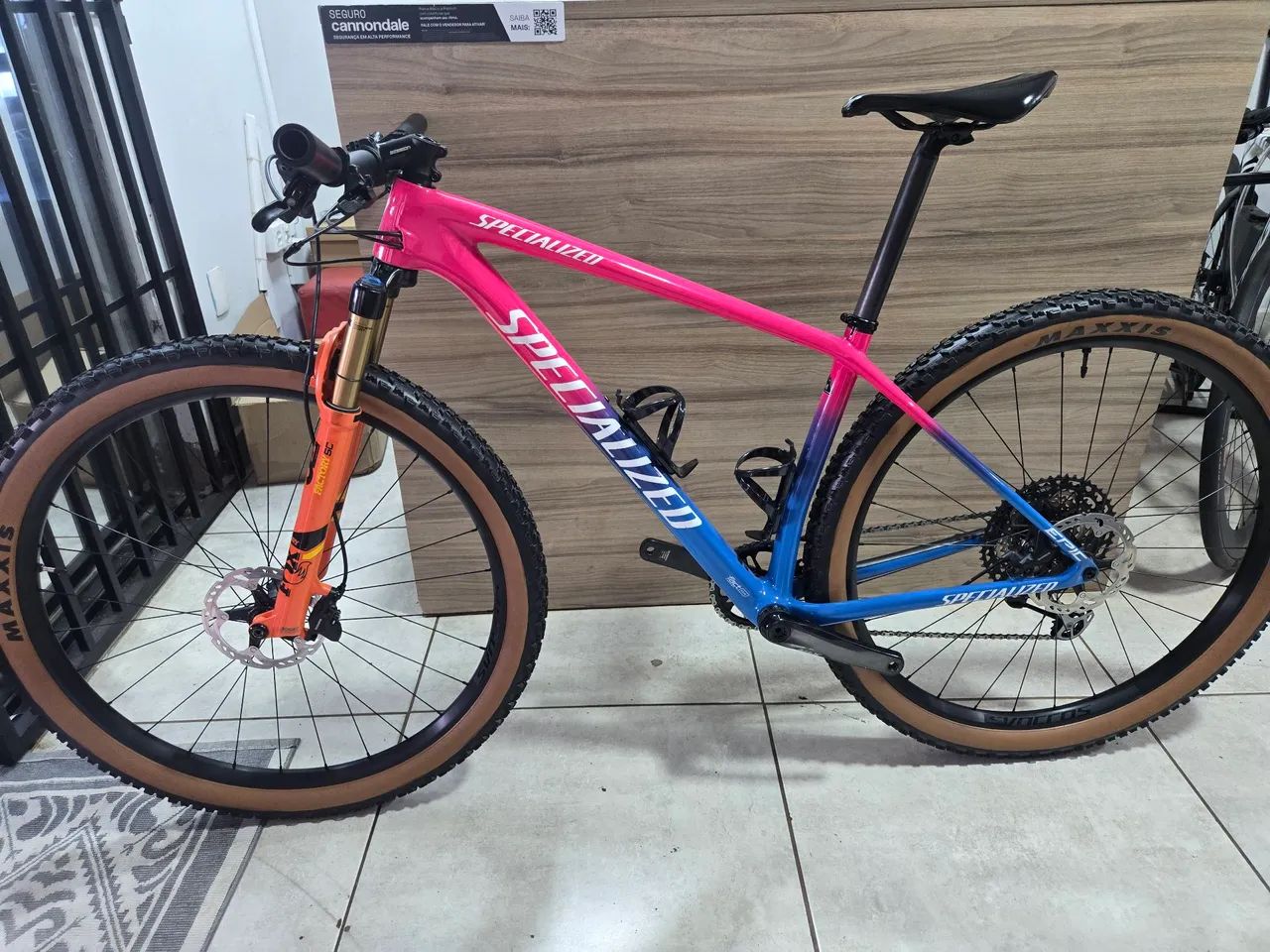 Specialized Epic Carbom M - 2020 - Foto 3