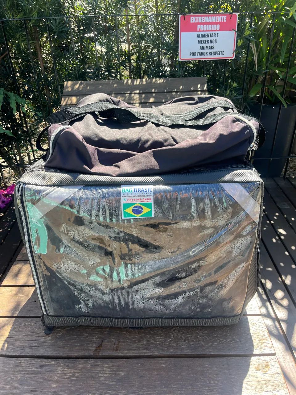Vendo capa de chuva, bota, bag e 2 capacetes - Foto 2