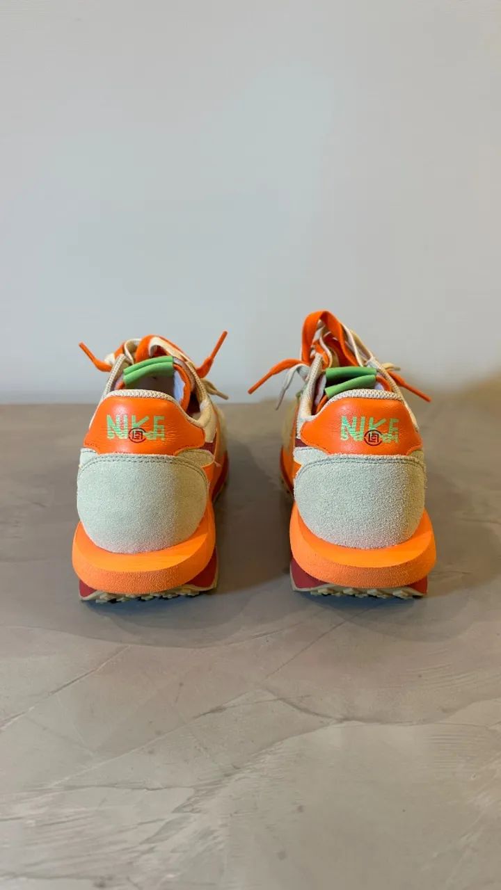 Tênis CLOT x sacai x Nike LDV Waffle Orange Blaze - Calçados