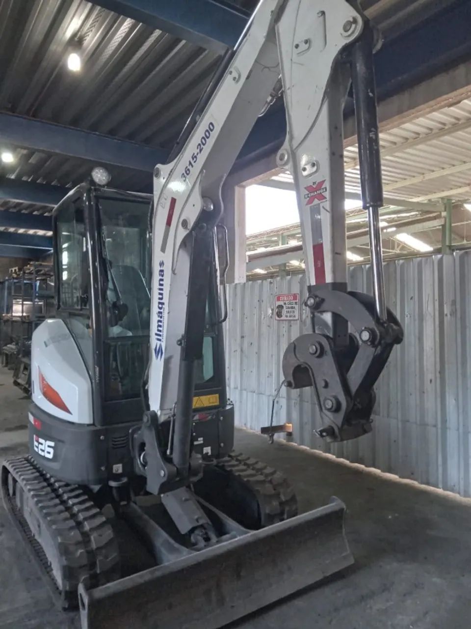 Mini Escavadeira Bobcat Mod. E26 Ano 2022 835.4h C/ Ar Cond - Foto 5
