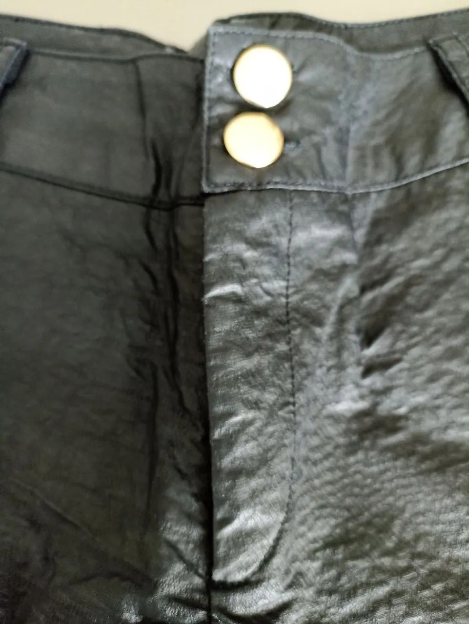Shorts Preto Couro - Foto 2