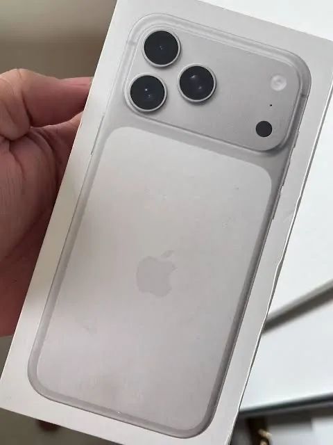 iPhone 17 pro Max 256gb silver