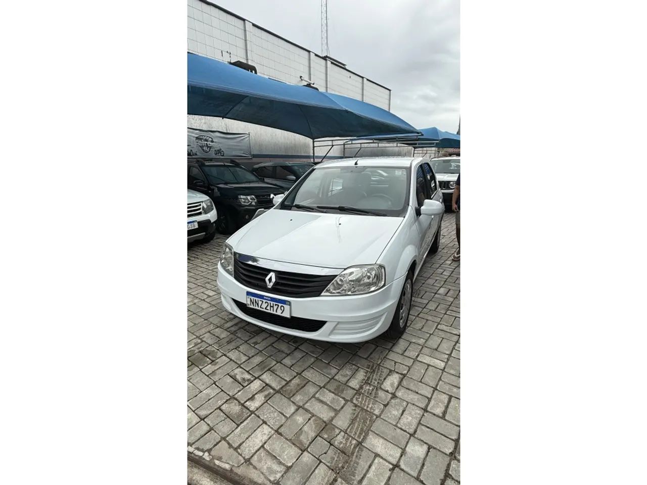 Renault Logan LOGAN Authentique Hi-Flex 1.0 16V 4p 2012