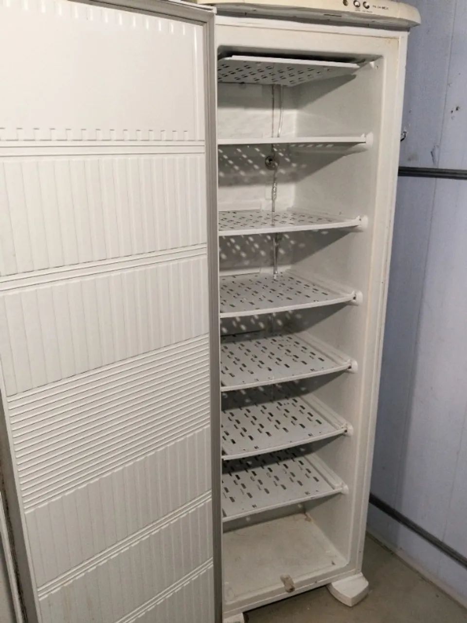 freezer Electrolux vertical fe26 - Foto 3