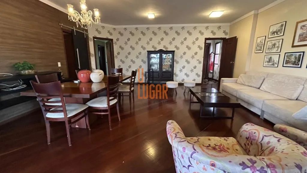 Um lugar Imóveis Vende: Apartamento sofisticado com 4 suítes no Condomínio Edifício Atlant