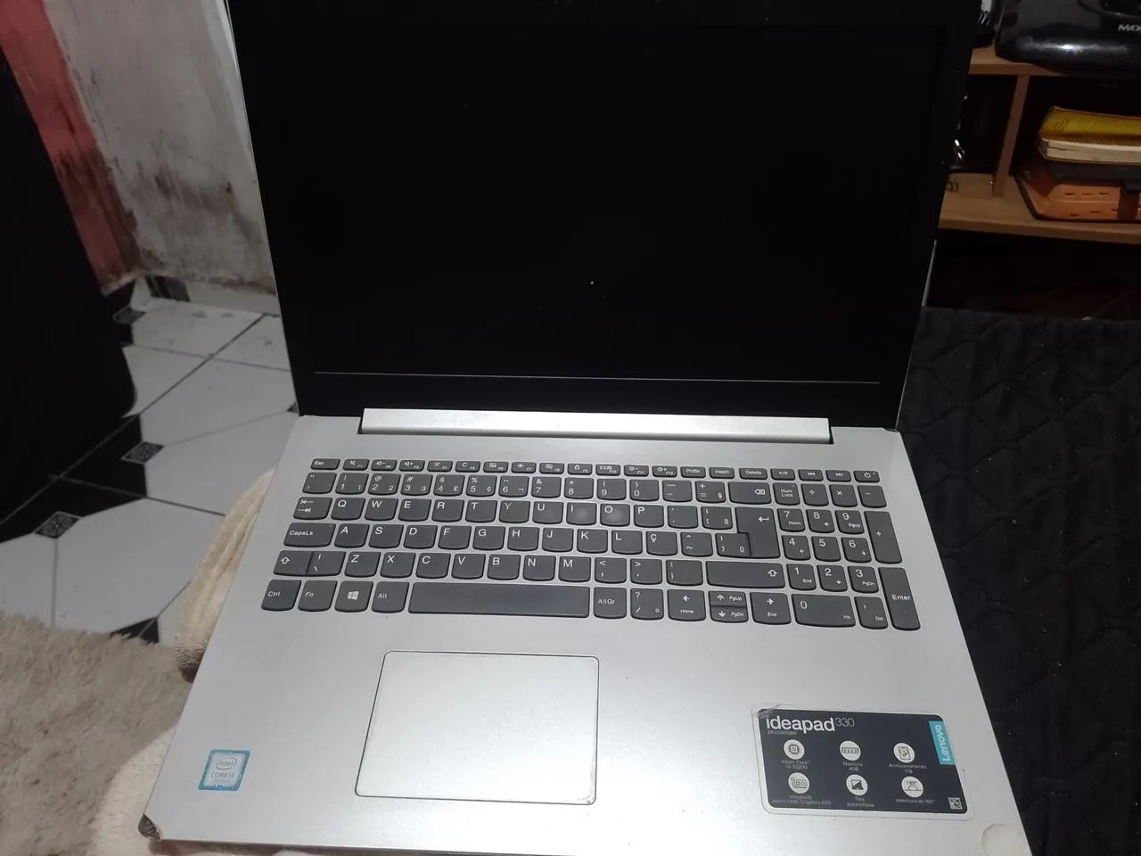 Notebook usado com acessórios  de cabo HDMI E CARREGAR 