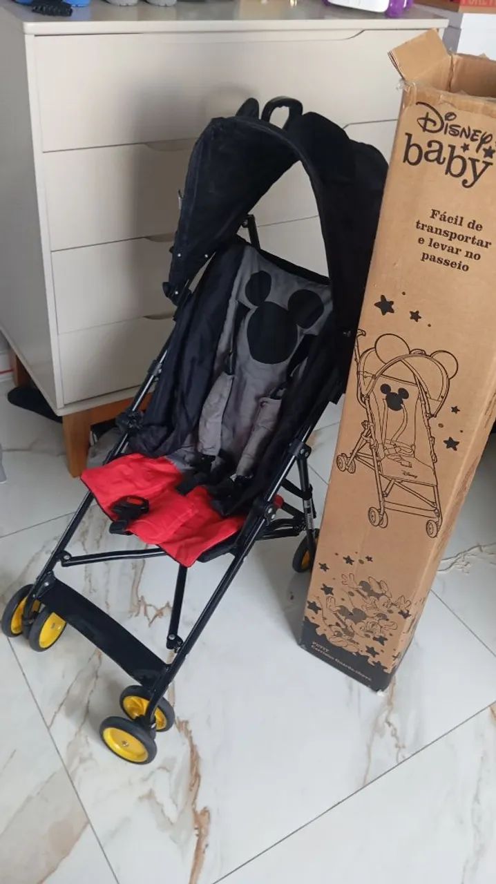 Carrinho de bebê do Mickey 